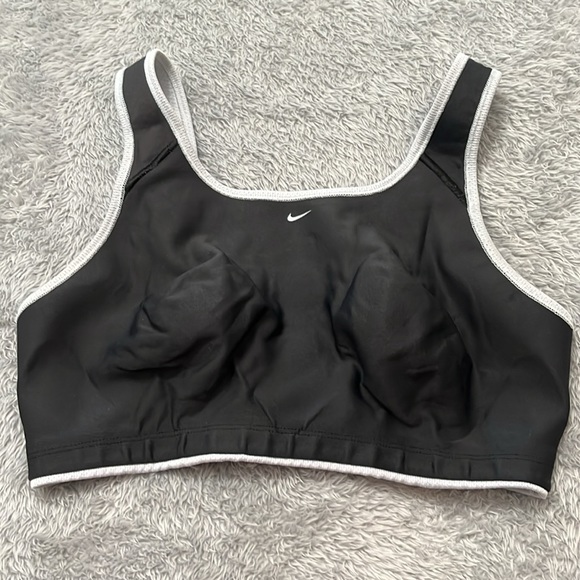 Lot of three Nike sports bras - Picture 5 of 10